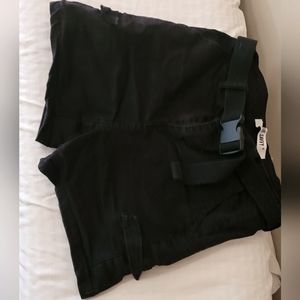 FREE SHIPPING WHEN BUBDLEDBlack Cargo shorts